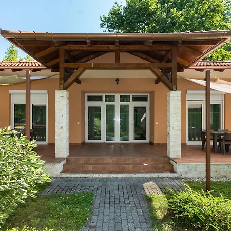 Lelle Corso Apartmanhaz Balatonlelle