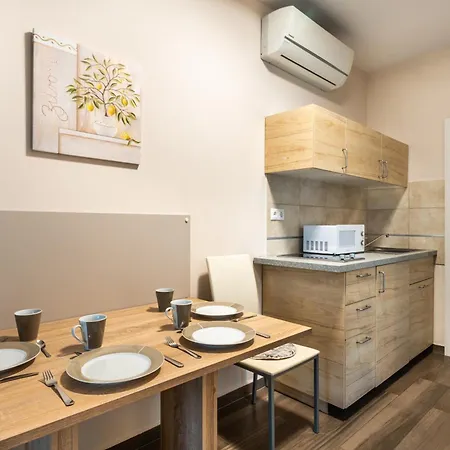 Lelle Corso Apartmanhaz Balatonlelle