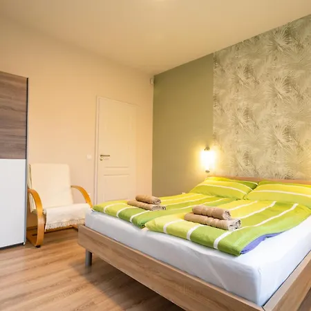 Lelle Corso Apartmanhaz * 발라톤엘