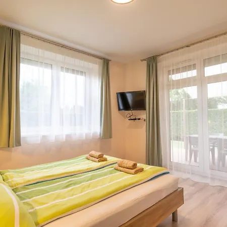 Lelle Corso Apartmanhaz Διαμέρισμα Balatonlelle