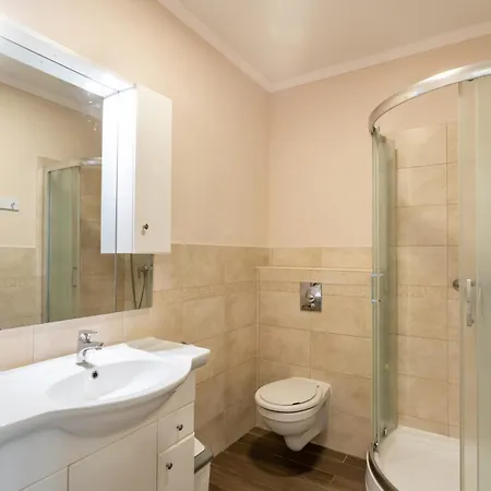 Lelle Corso Apartmanhaz Διαμέρισμα Balatonlelle