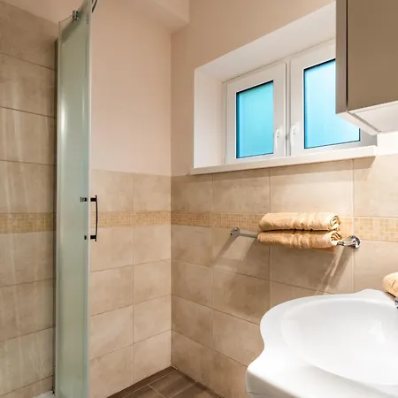 Lelle Corso Apartmanhaz Διαμέρισμα