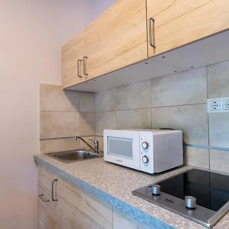 Lelle Corso Apartmanhaz Διαμέρισμα Balatonlelle