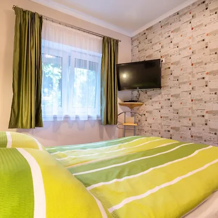 Lelle Corso Apartmanhaz Διαμέρισμα Balatonlelle