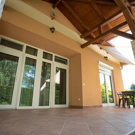 Lelle Corso Apartmanhaz Balatonlelle